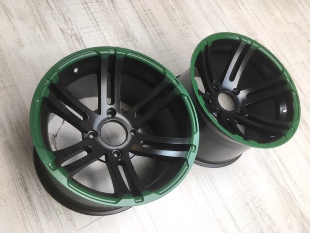 14" lichtmetaal velg achter zwart met gekleurde rand